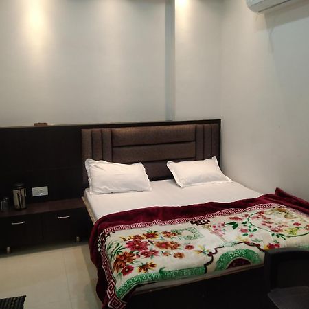 Butterflyi Guest House - Near Kashi Vishwanath Temple - Booking Will Be Confirmed After Advance Only Varanasi Exterior photo