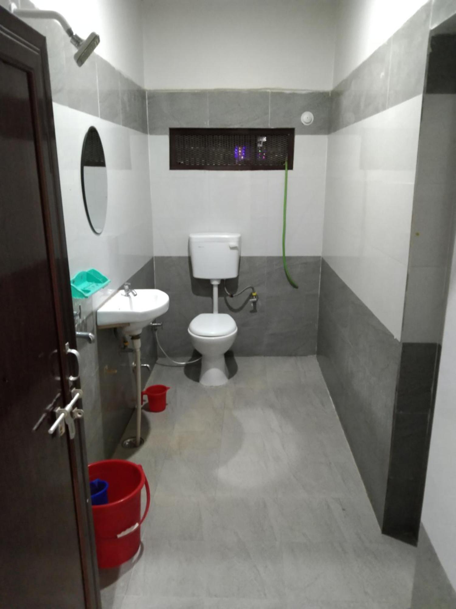 Butterflyi Guest House - Near Kashi Vishwanath Temple - Booking Will Be Confirmed After Advance Only Varanasi Exterior photo