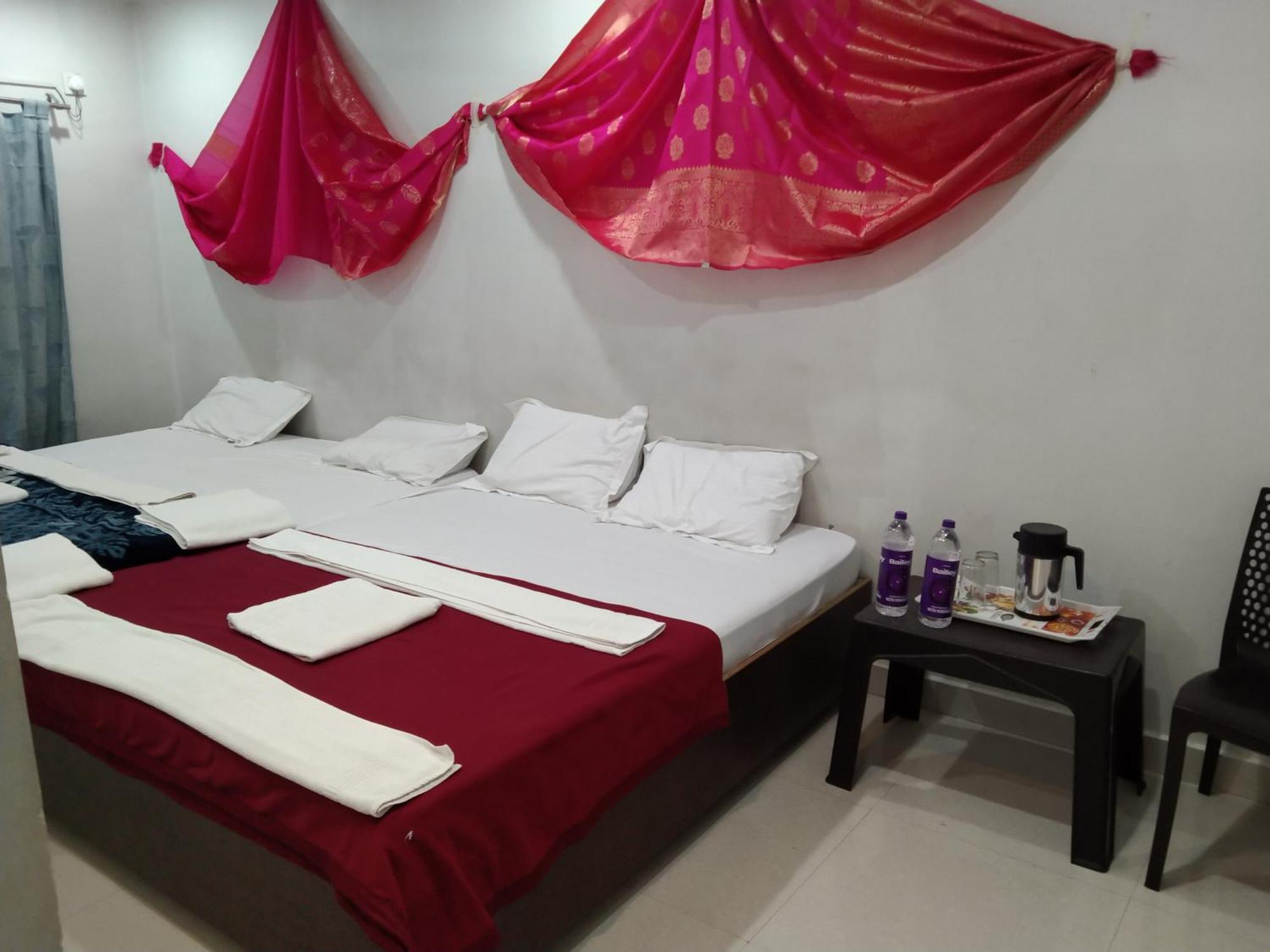 Butterflyi Guest House - Near Kashi Vishwanath Temple - Booking Will Be Confirmed After Advance Only Varanasi Exterior photo