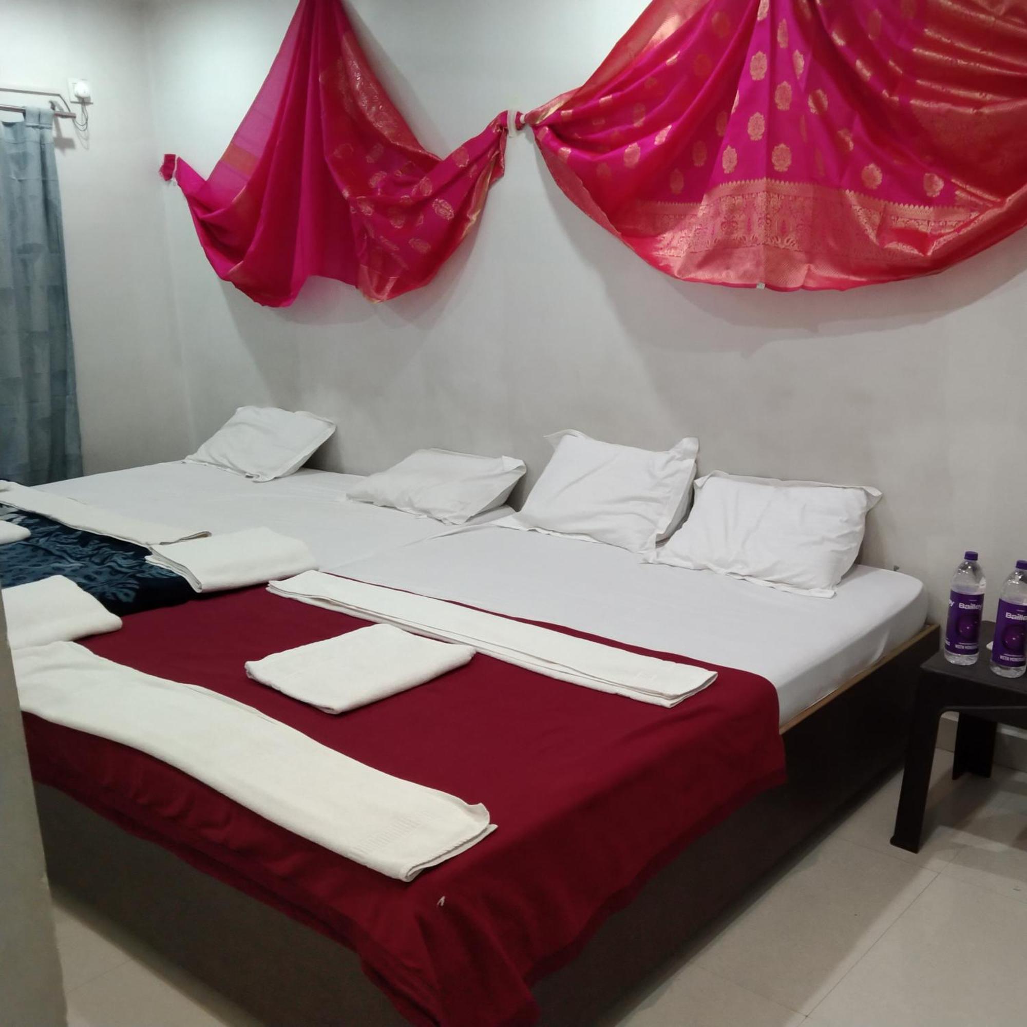Butterflyi Guest House - Near Kashi Vishwanath Temple - Booking Will Be Confirmed After Advance Only Varanasi Exterior photo