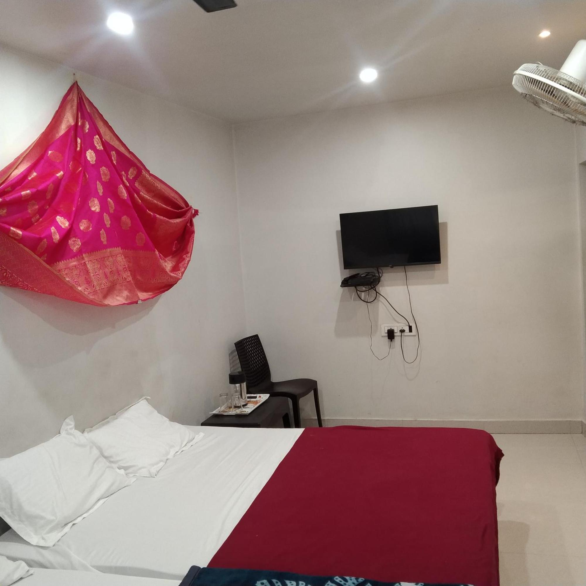 Butterflyi Guest House - Near Kashi Vishwanath Temple - Booking Will Be Confirmed After Advance Only Varanasi Exterior photo