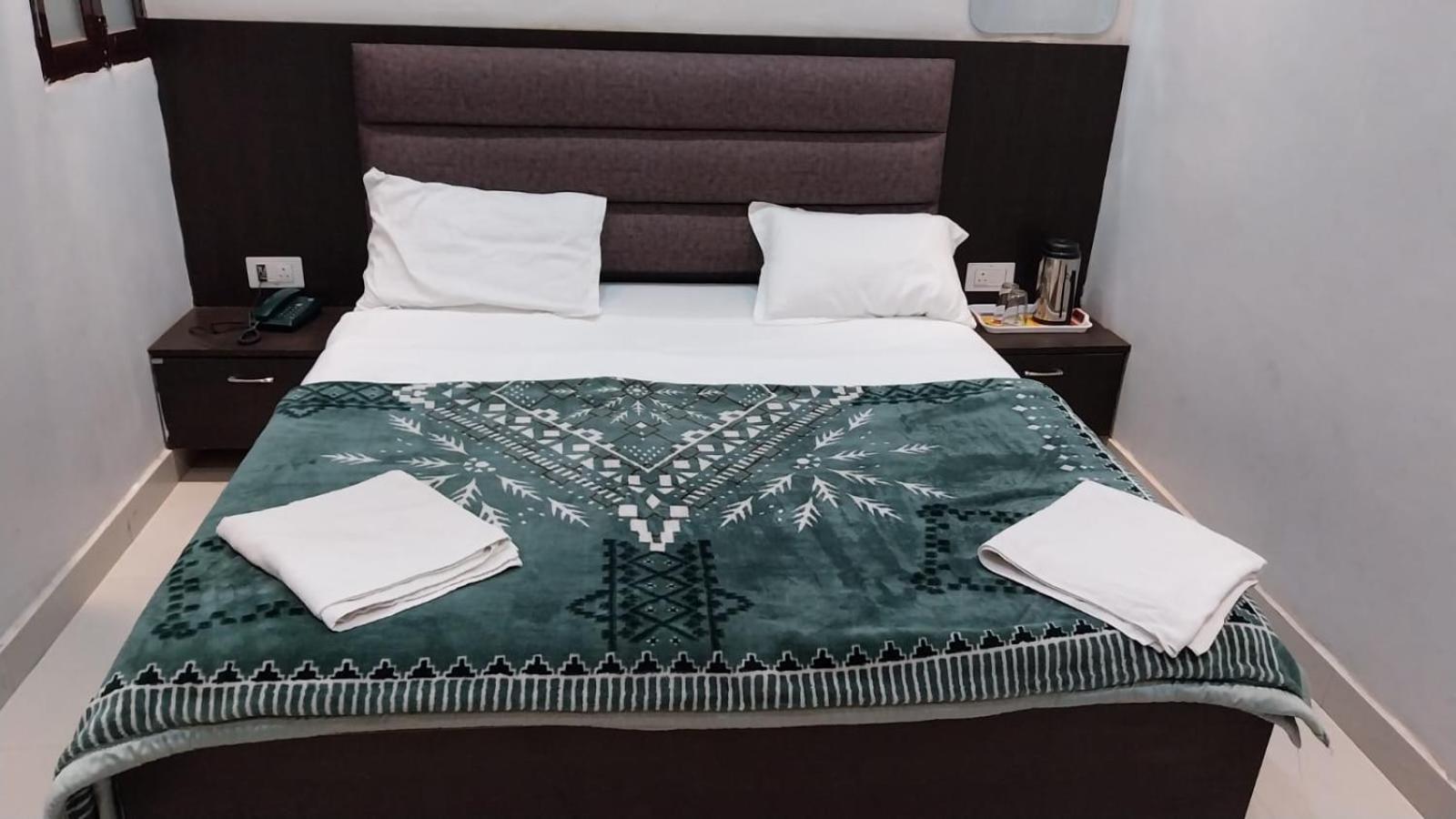 Butterflyi Guest House - Near Kashi Vishwanath Temple - Booking Will Be Confirmed After Advance Only Varanasi Exterior photo